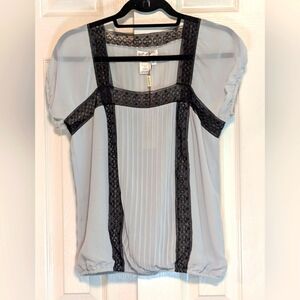 5/$25 Max Studio Top with Lace Details